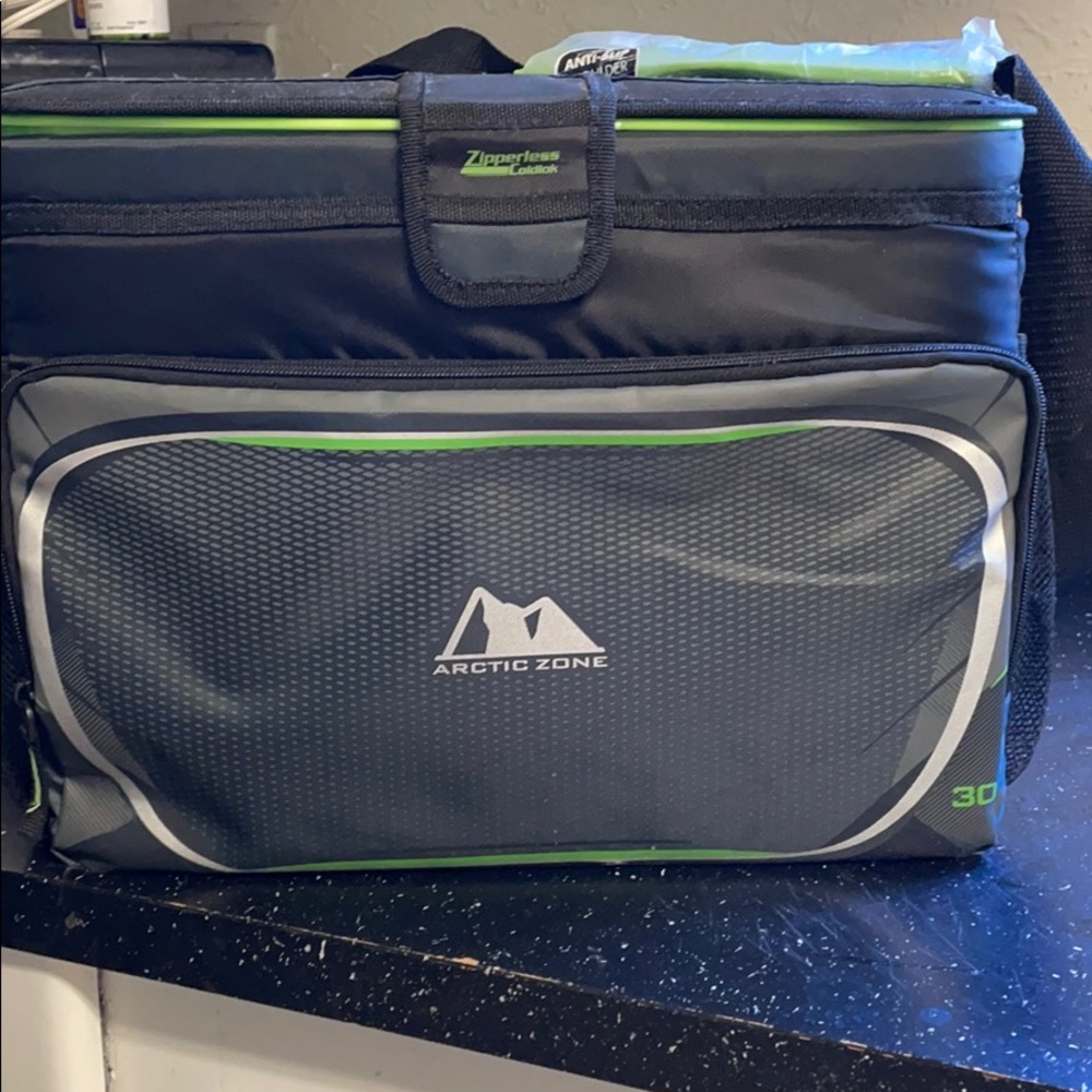 Arctic zone cooler